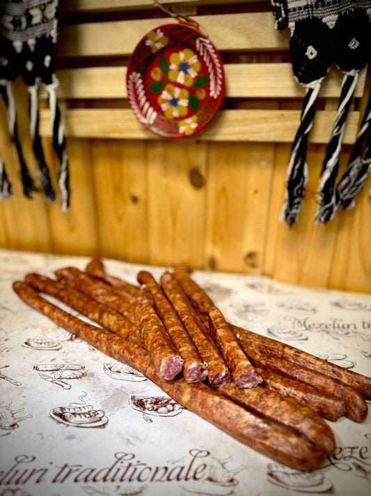 Cârnați subțiri de porc