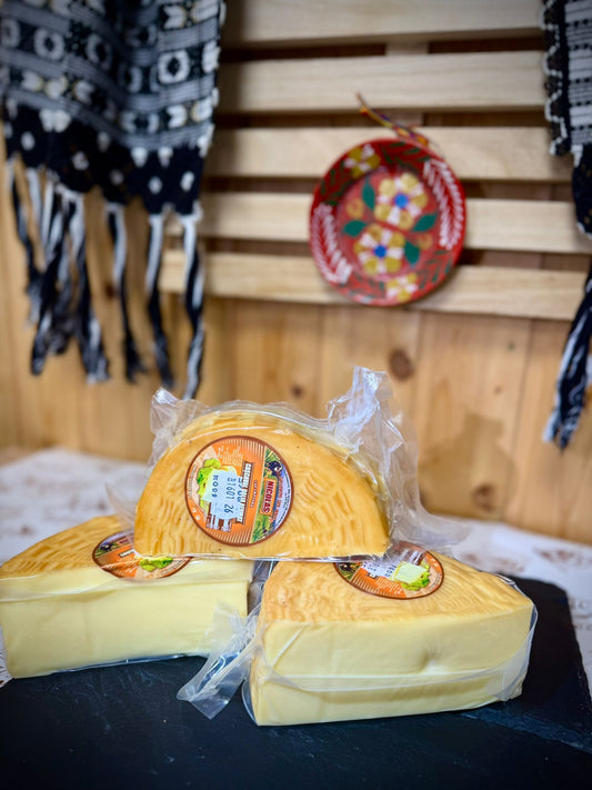 Cașcaval de vacă afumat